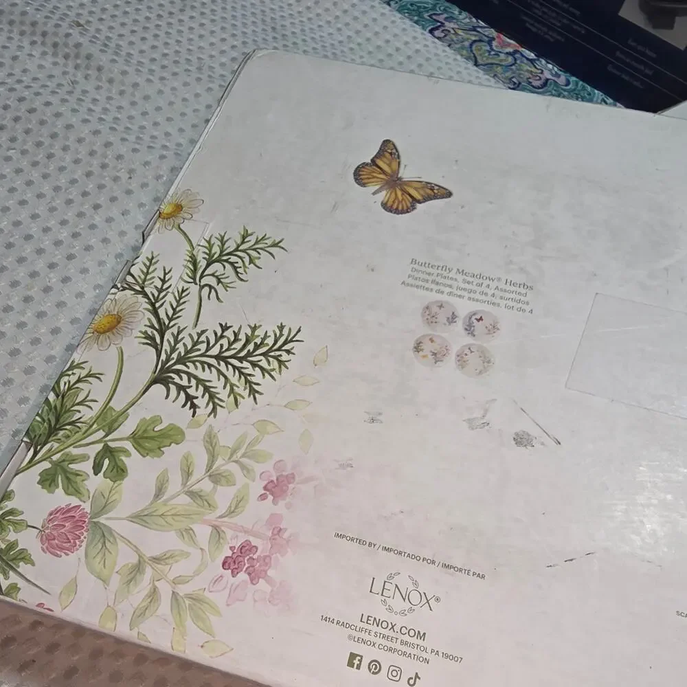 LENOX BUTTERFLY MEADOW HERBS ACCENT PLATES SET OF 4